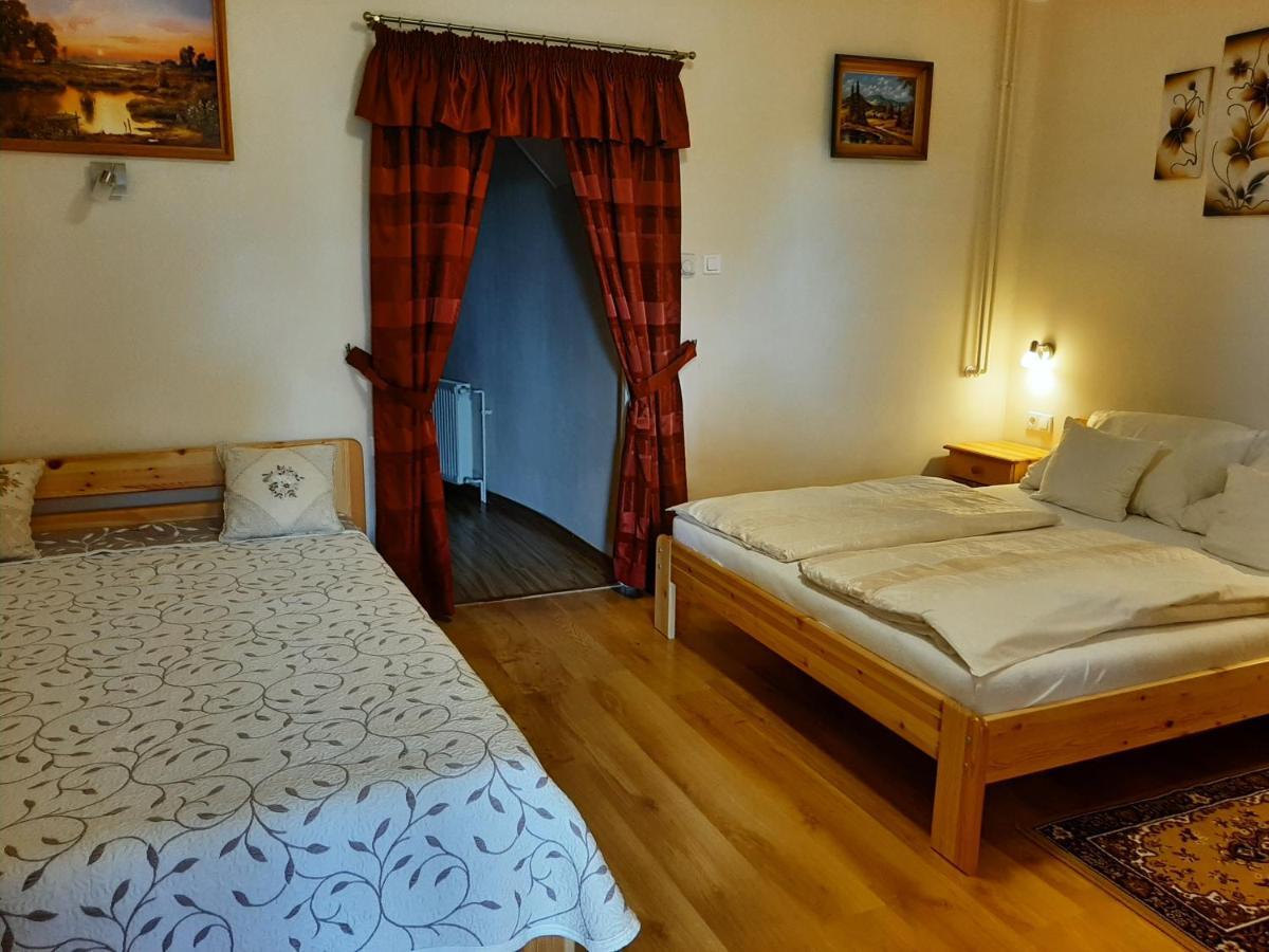 Bed and Breakfast Rozsakert Vendeghaz Сіглігет Екстер'єр фото