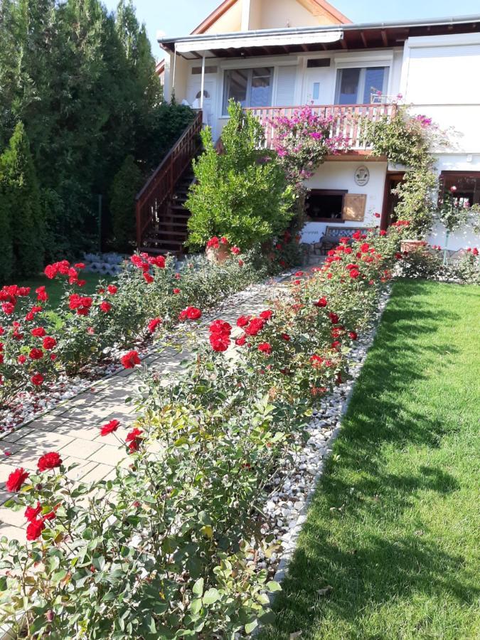 Bed and Breakfast Rozsakert Vendeghaz Сіглігет Екстер'єр фото