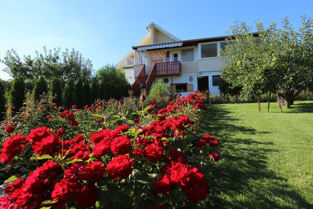 Bed and Breakfast Rozsakert Vendeghaz Сіглігет Екстер'єр фото
